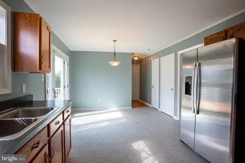 4256 Bishop Ln, Marshall, VA 20115 photo 5