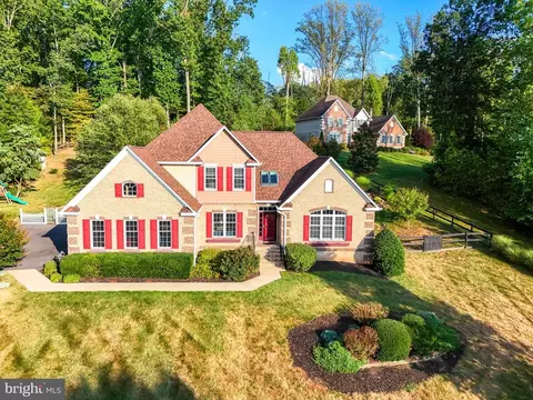 6735 Breezy Dr, Warrenton, VA 20187