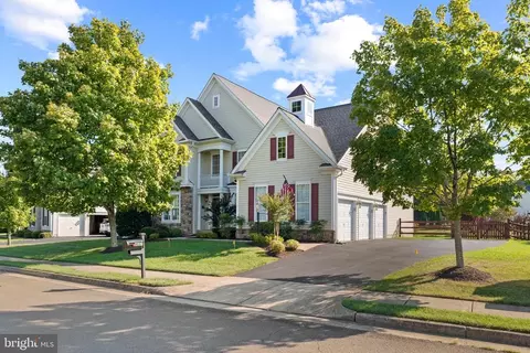 4057 Cray Dr, Warrenton, VA 20187