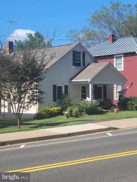 132 Waterloo St, Warrenton, VA 20186