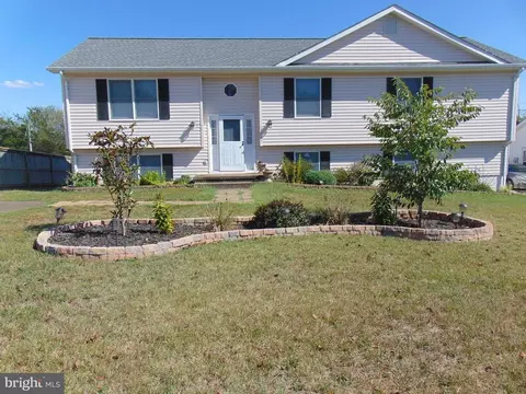 11709 Flag Rock Dr, Remington, VA 22734