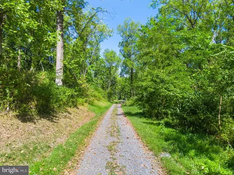 Apple Manor Road, Markham, VA photo 8