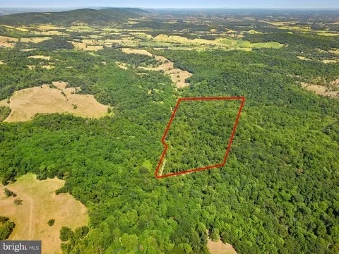 Apple Manor Road, Markham, VA photo 2