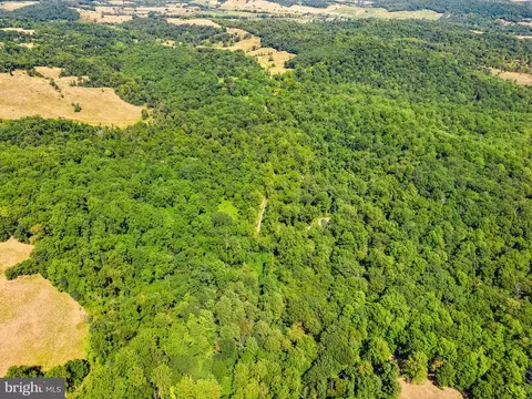 Apple Manor Road, Markham, VA photo 4