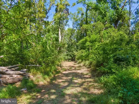 Apple Manor Road, Markham, VA photo 9