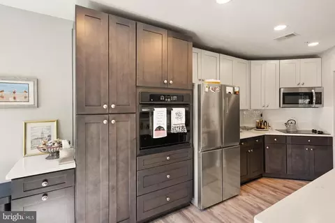 6704 Holly Farm Ln UNIT 112, Warrenton, VA 20187