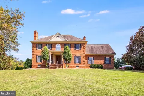 8039 Willboyd Ct, Marshall, VA 20115