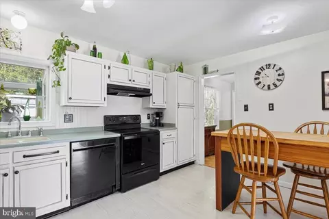8008 Kettle Run Ct, Catlett, VA 20119 photo 10