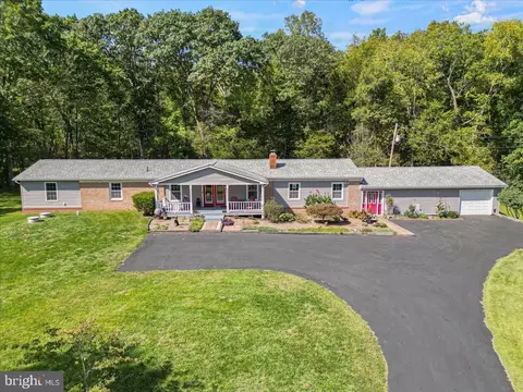 8008 Kettle Run Ct, Catlett, VA 20119 photo 4