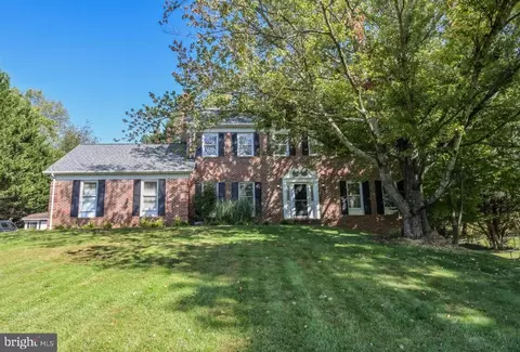 8110 Poplar Grove Dr, Warrenton, VA 20187