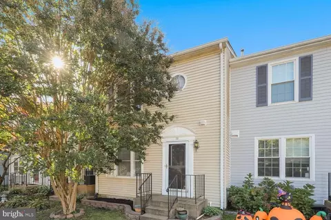 713 Arbor Ct, Warrenton, VA 20186