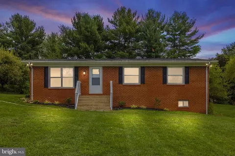 6533 Kelly Rd, Warrenton, VA 20187