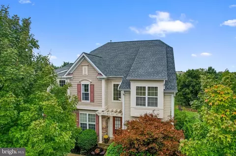 4094 Cray Dr, Warrenton, VA 20187