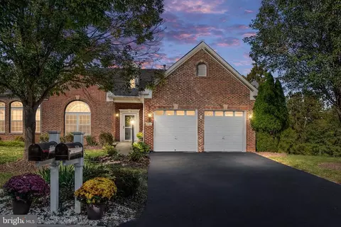 6744 Stream View Ln, Warrenton, VA 20187