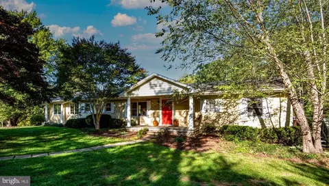 12216 Moss Hollow Rd, Markham, VA 22643 photo 2