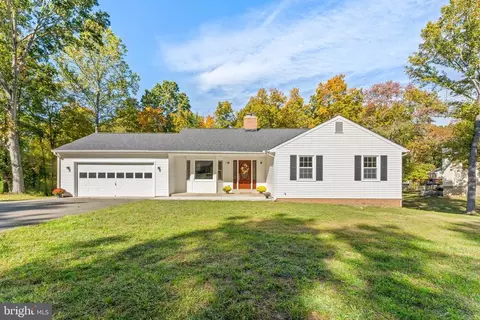 7168 Westmoreland Dr, Warrenton, VA 20187