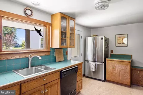 3829 Leeds Manor Rd, Markham, VA 22643 photo 12