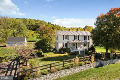 3829 Leeds Manor Rd, Markham, VA 22643