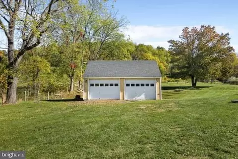 3829 Leeds Manor Rd, Markham, VA 22643 photo 4