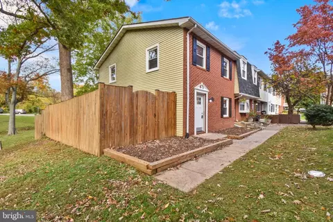 4517 Appledale Ct, Marshall, VA 20115