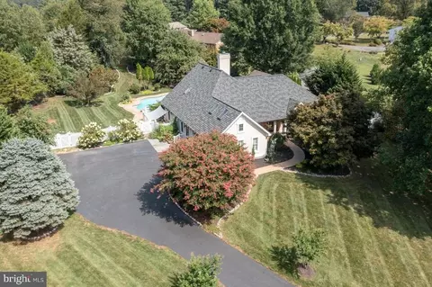 5880 Newbury St, Warrenton, VA 20187