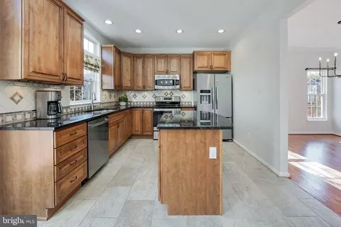 345 Singleton Cir, Warrenton, VA 20186 photo 5
