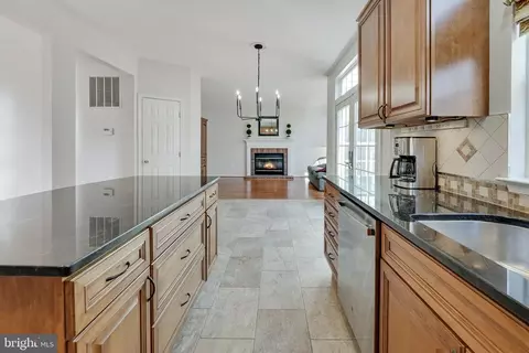345 Singleton Cir, Warrenton, VA 20186 photo 12