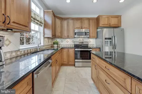 345 Singleton Cir, Warrenton, VA 20186 photo 11