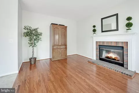 345 Singleton Cir, Warrenton, VA 20186 photo 17