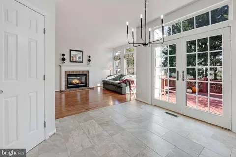 345 Singleton Cir, Warrenton, VA 20186 photo 13