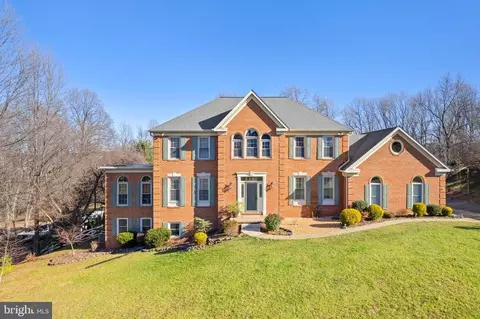 8483 Turkey Run Dr, Warrenton, VA 20187