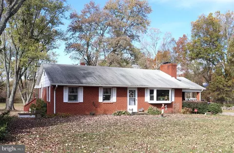 9566 Lees Mill Rd, Warrenton, VA 20186