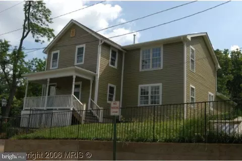 76 Liberty St, Warrenton, VA 20186