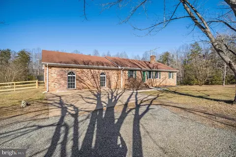 14100 Embrey Ln, Sumerduck, VA 22742 photo 3