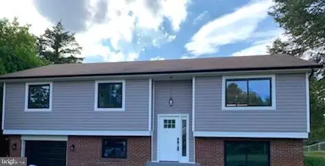 6417 Lancaster Dr, Warrenton, VA 20187