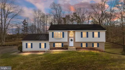 8126 Bailey Rd, Warrenton, VA 20186