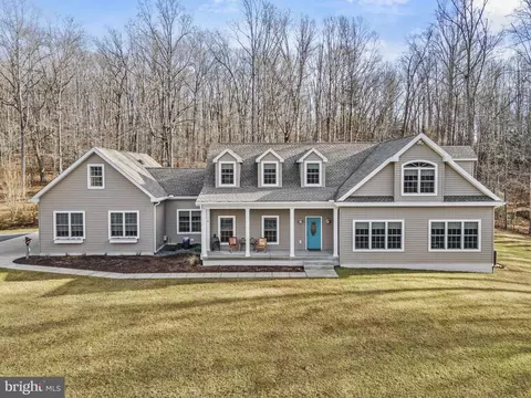 8838 Wales Rd, Warrenton, VA 20186