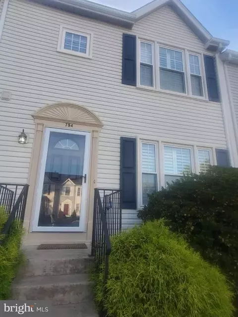 754 Cherry Tree Ln, Warrenton, VA 20186