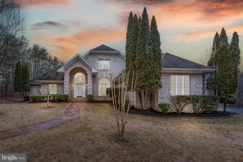 12546 Surry Ln, Bealeton, VA 22712