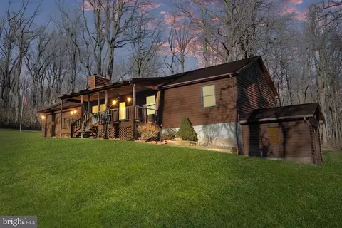 12090 Fawn Ridge Rd, Linden, VA 22642
