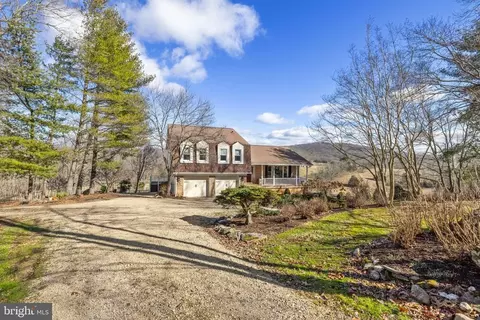 7400 Hickory Ln, Marshall, VA 20115 photo 3