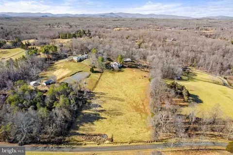 7400 Hickory Ln, Marshall, VA 20115 photo 6