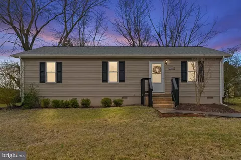 7239 3rd St, Remington, VA 22734