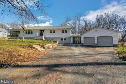 5761 Pendleton Ln, Warrenton, VA 20187 photo 4