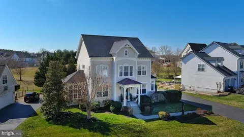 4056 Von Neuman Cir, Warrenton, VA 20187