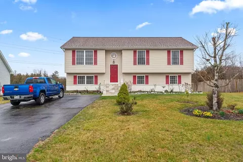 7001 Justin Ct E, Remington, VA 22734