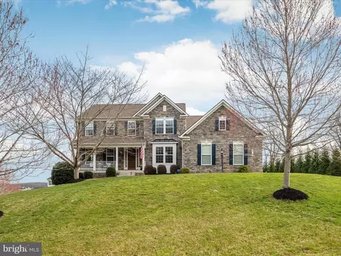 8064 Side Hill Dr, Warrenton, VA 20187