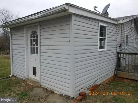 8385 Turnbull Rd, Warrenton, VA 20186