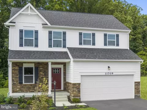 2 Millfield Dr, Warrenton, VA 20187