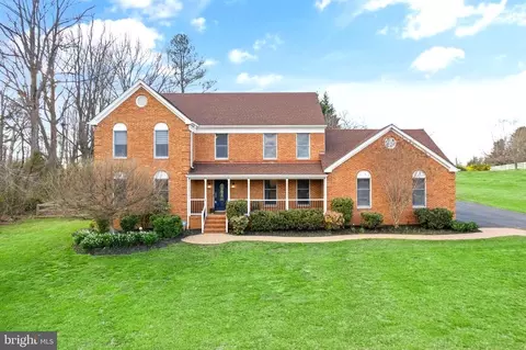 7052 Sundance Dr, Warrenton, VA 20187